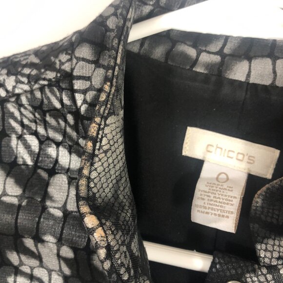 Chico's Jacket Womens Size 0 Silver Black Metallic Snake/ Allig Skin Snap Button - Picture 10 of 14